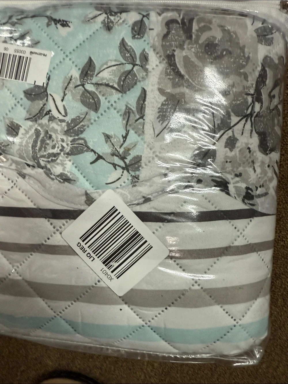 Floral Patchwork Scalloped Reversible Furniture Protector - White/Aqua/Gray